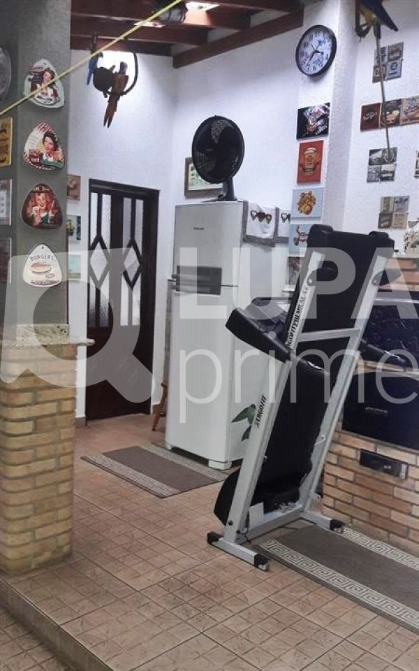 Casa à venda com 3 quartos, 220m² - Foto 18