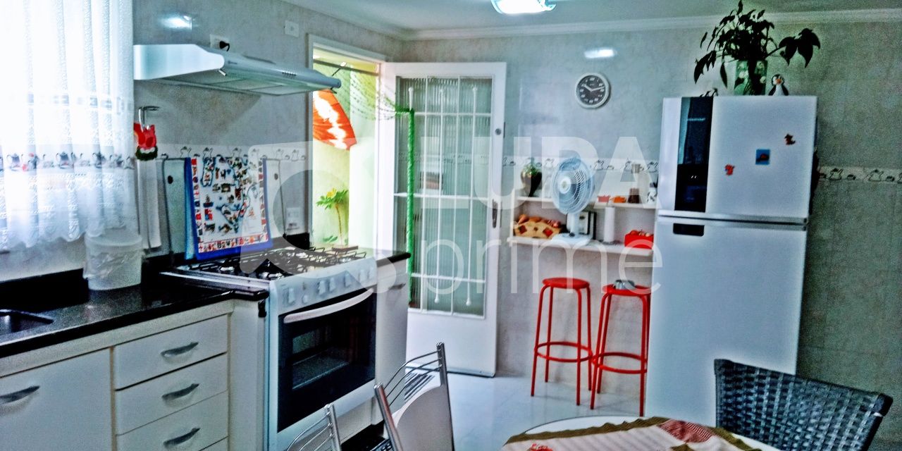Casa à venda com 3 quartos, 220m² - Foto 18