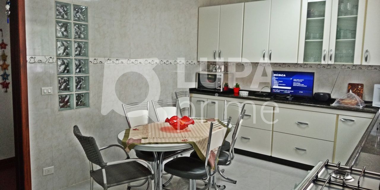 Casa à venda com 3 quartos, 220m² - Foto 17