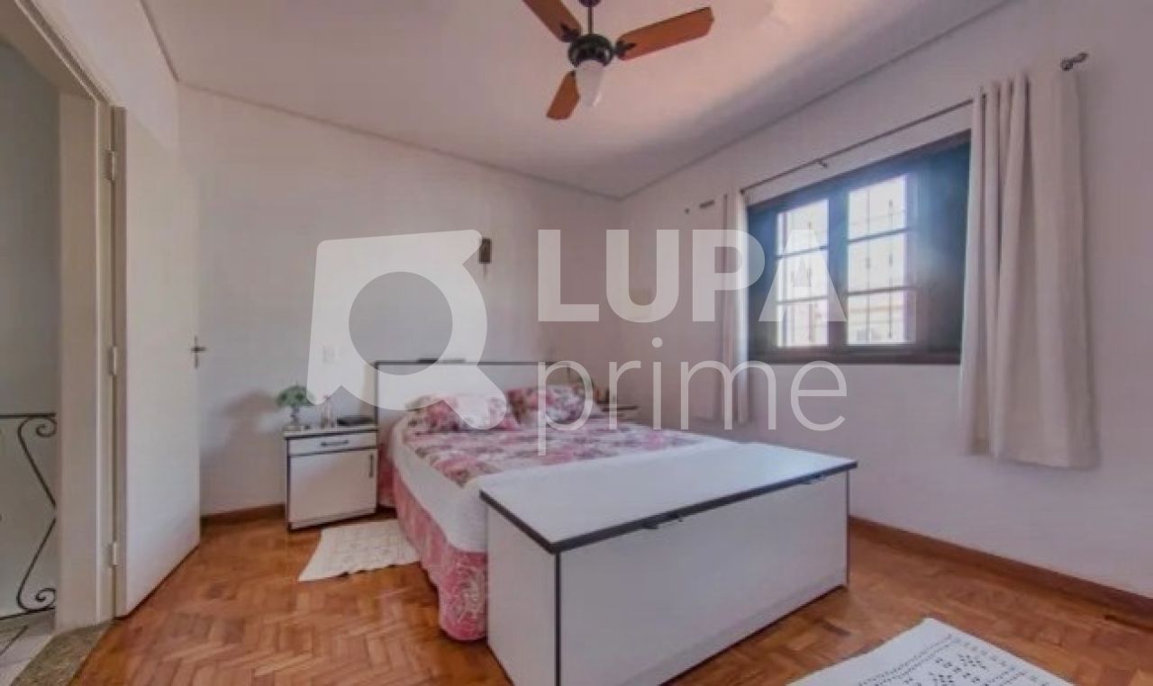 Casa à venda com 3 quartos, 220m² - Foto 7