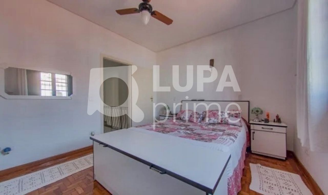 Casa à venda com 3 quartos, 220m² - Foto 8