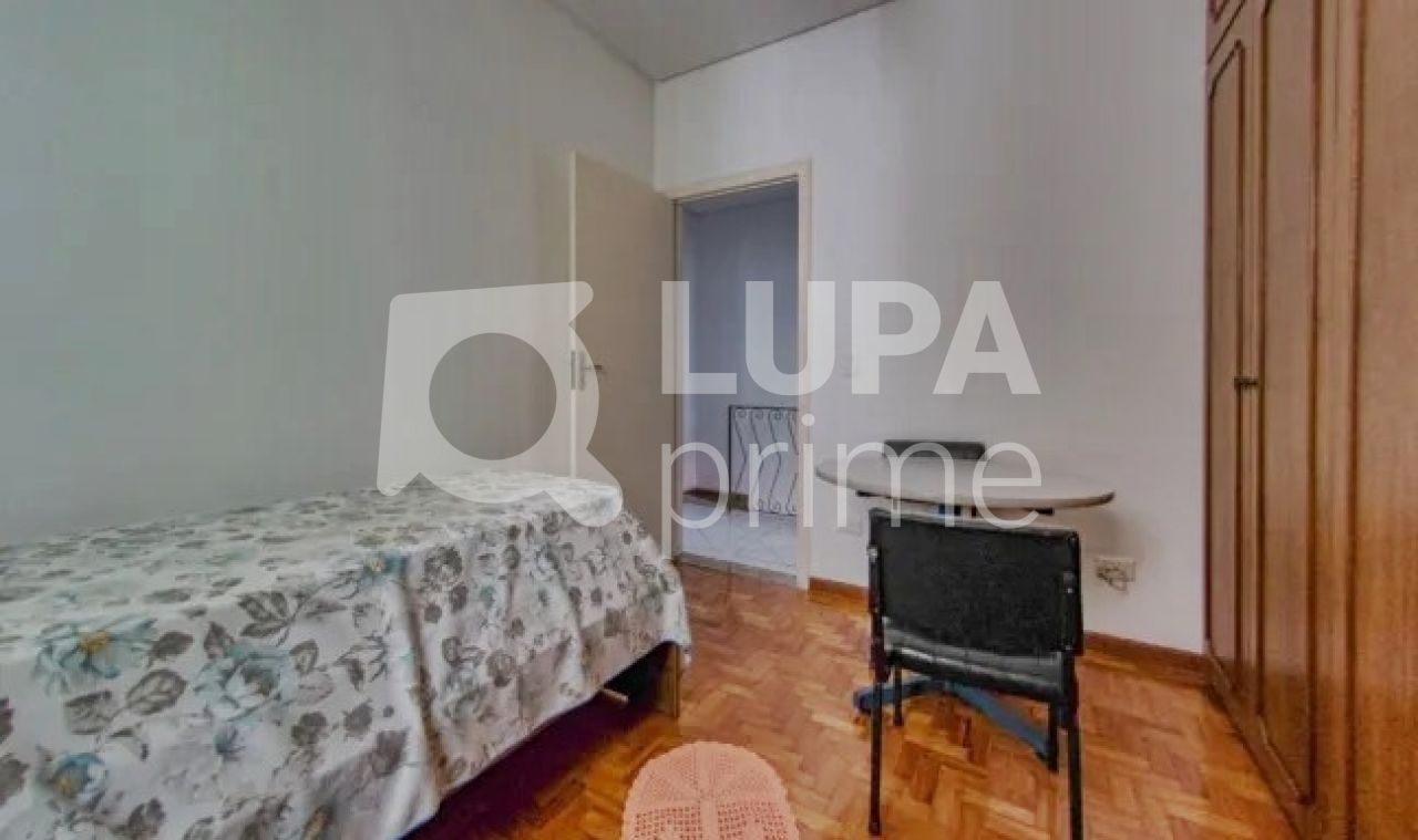 Casa à venda com 3 quartos, 220m² - Foto 14
