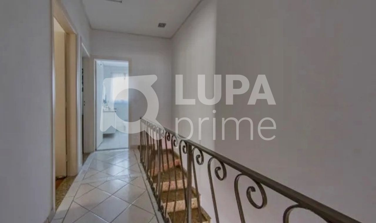 Casa à venda com 3 quartos, 220m² - Foto 5