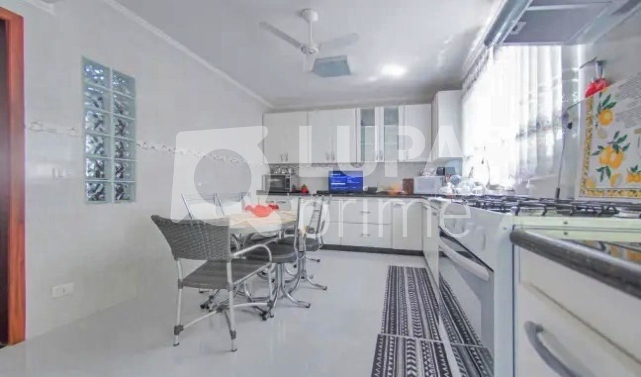 Casa à venda com 3 quartos, 220m² - Foto 21