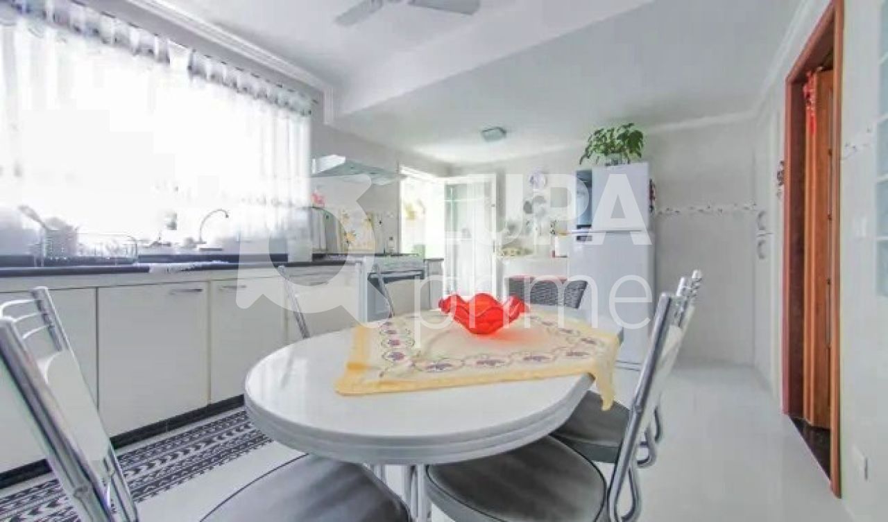 Casa à venda com 3 quartos, 220m² - Foto 20