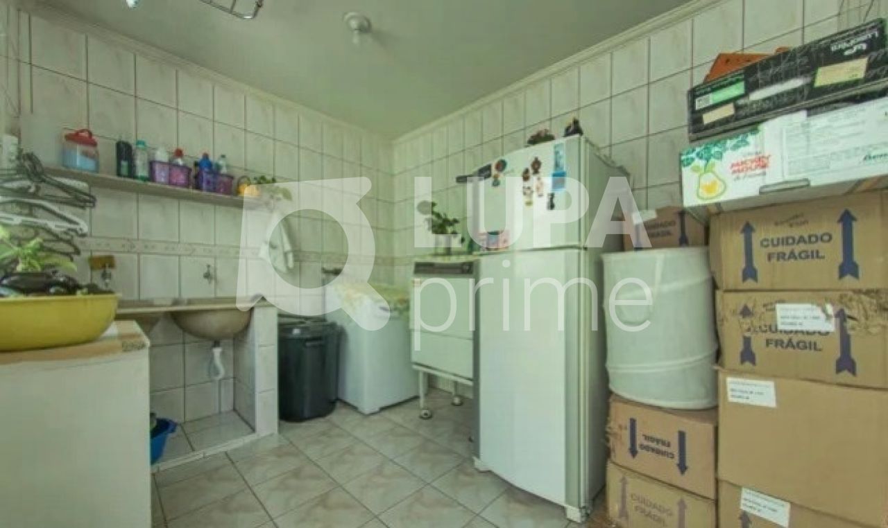 Casa à venda com 3 quartos, 220m² - Foto 29