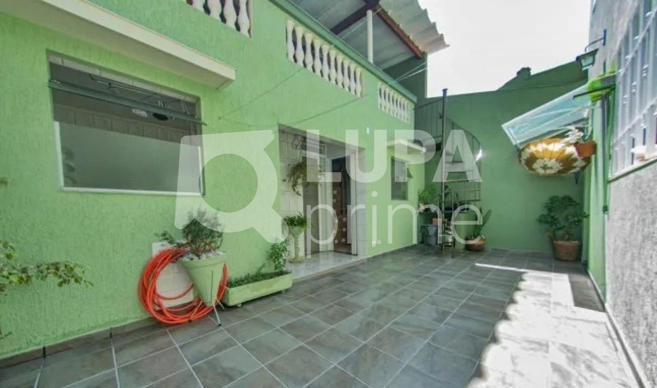 Casa à venda com 3 quartos, 220m² - Foto 30