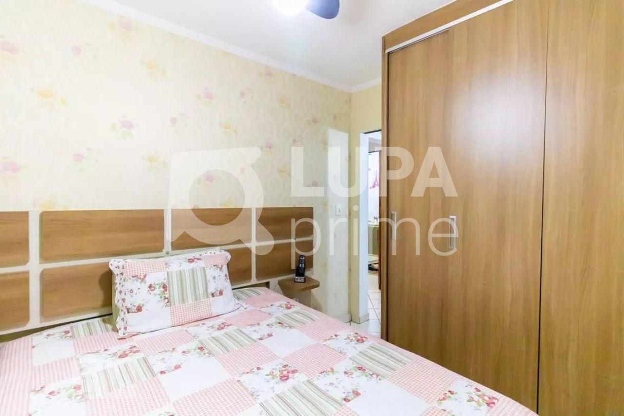 casa-terrea-venda-sao-paulo-vila-maria-alta-6dormitorios-1suite-2vagas-199m2-LM19695