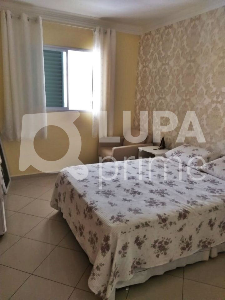 casa-terrea-venda-sao-paulo-tucuruvi-3dormitorios-2suites-2vagas-180m2-LM19884