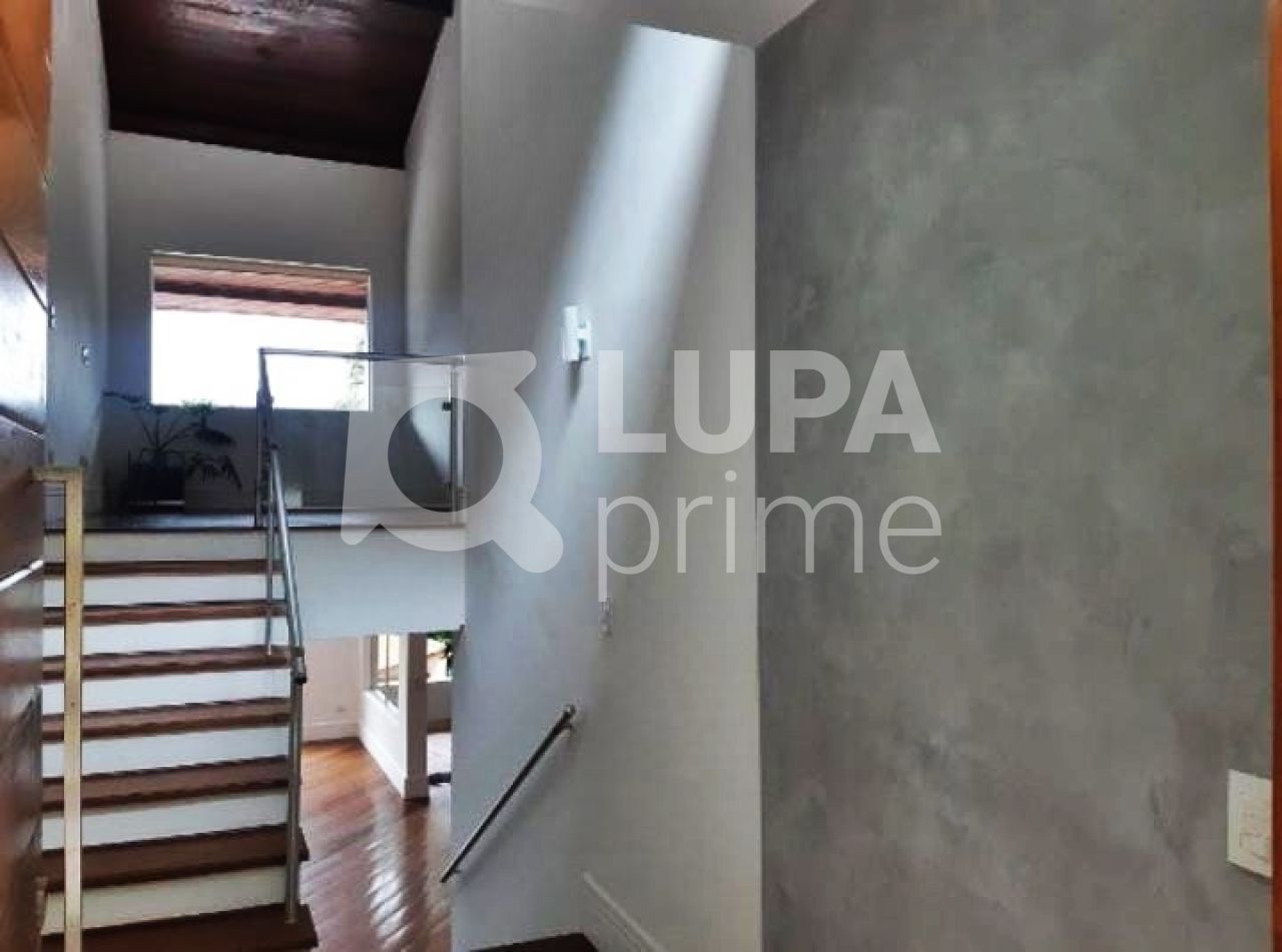 Casa, 3 quartos, 308 m² - Foto 3