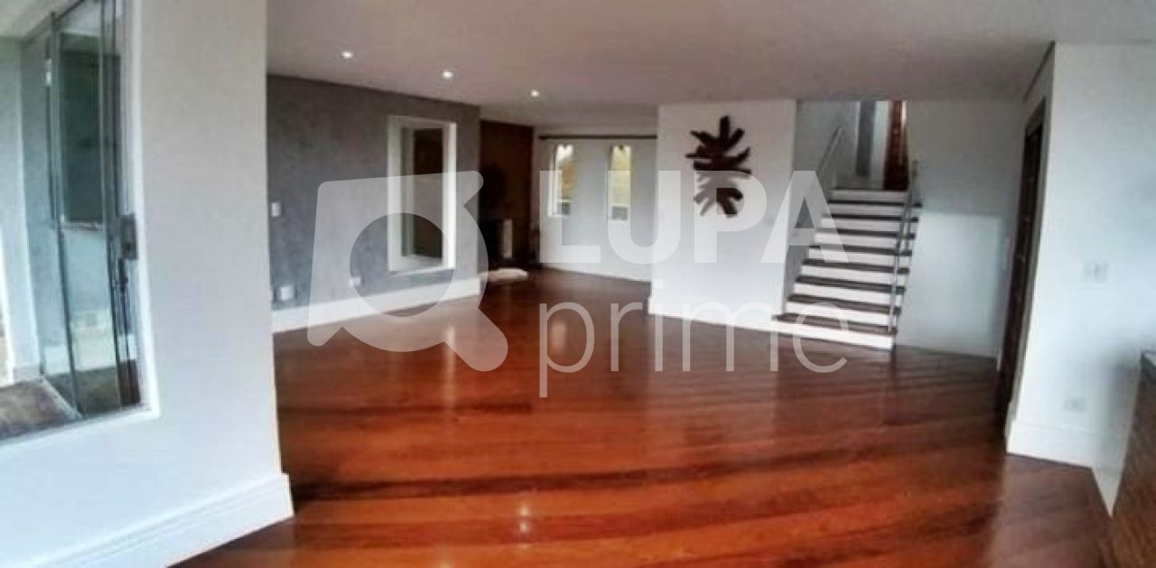 Casa, 3 quartos, 308 m² - Foto 1