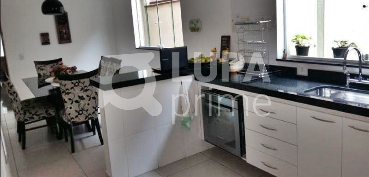 Casa à venda com 3 quartos, 116m² - Foto 7