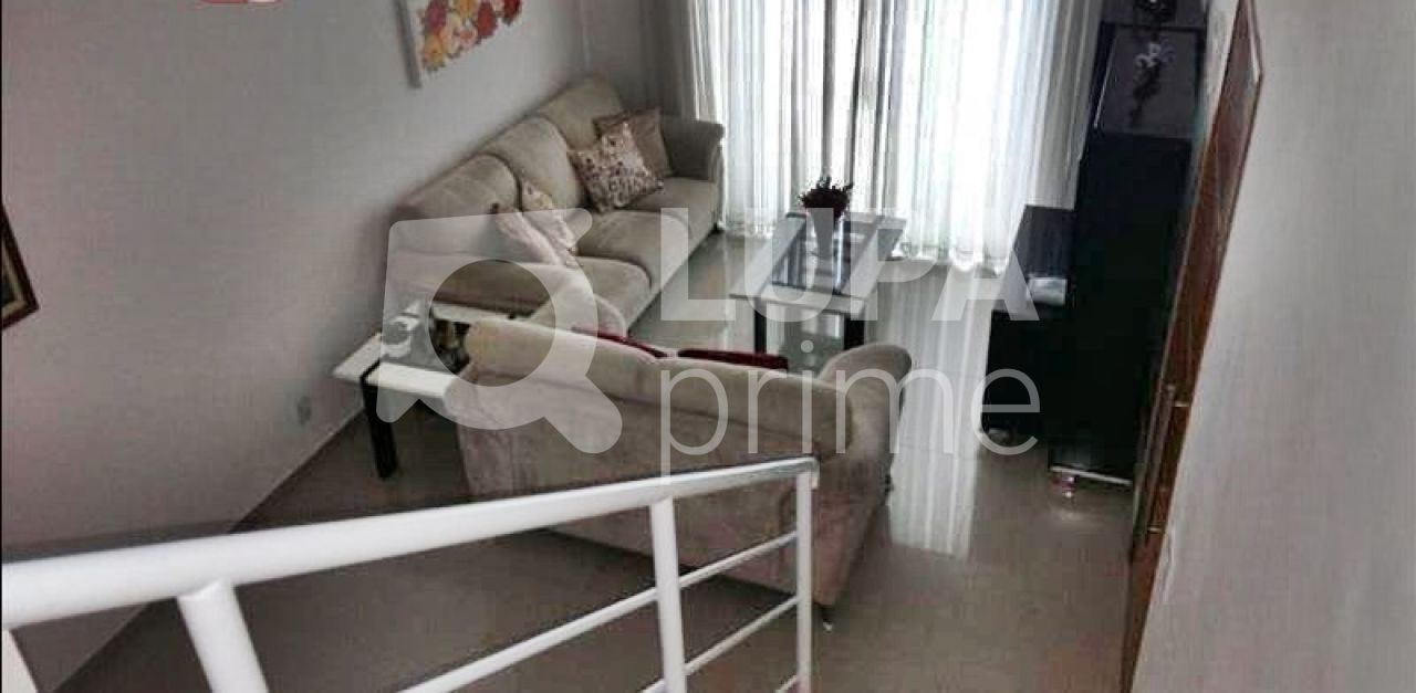 Casa à venda com 3 quartos, 116m² - Foto 1
