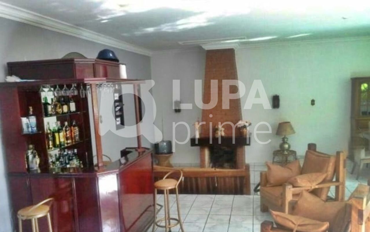 Casa, 4 quartos, 440 m² - Foto 1