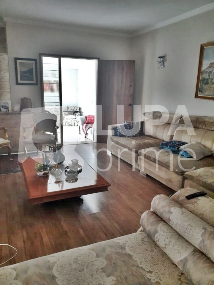 Casa à venda com 4 quartos, 268m² - Foto 2