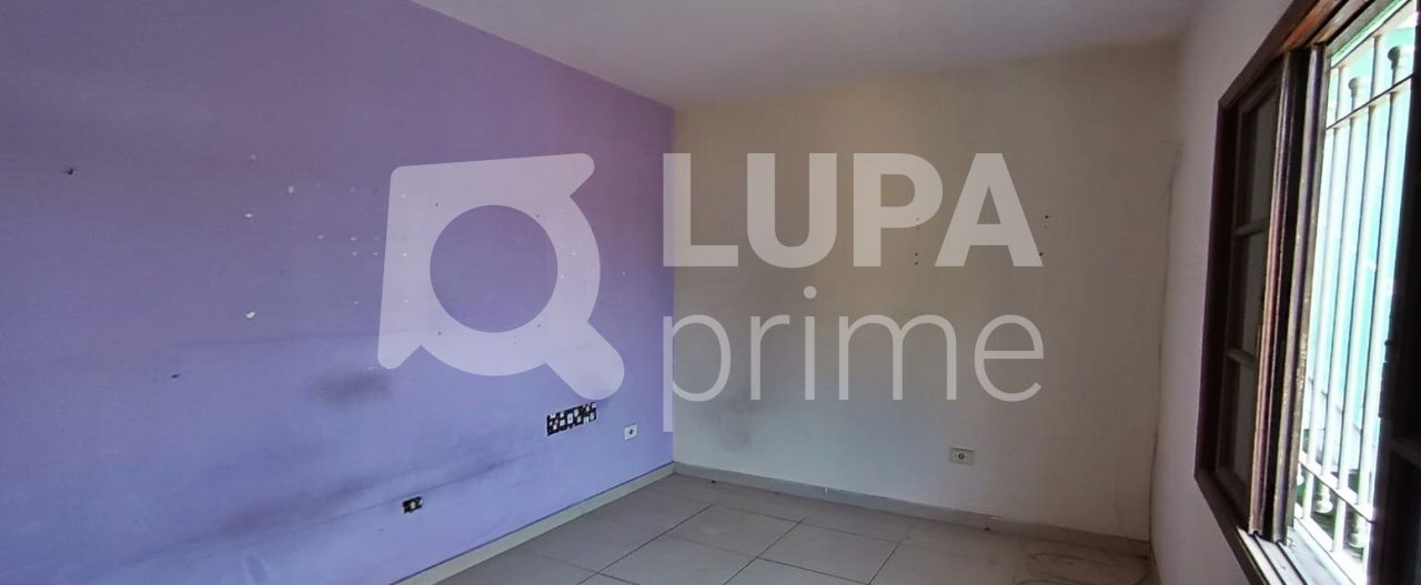 Casa à venda com 5 quartos, 244m² - Foto 4