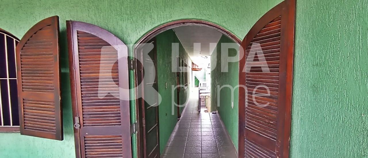 Casa à venda com 5 quartos, 244m² - Foto 30