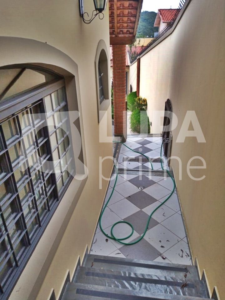 Casa à venda com 4 quartos, 530m² - Foto 27