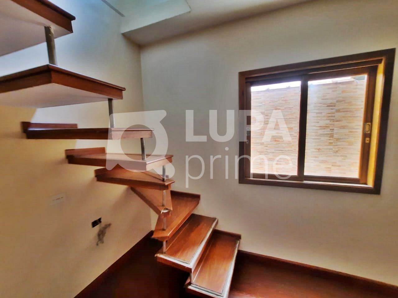 sobrado-venda-guarulhos-jardim-guaracy-3dormitorios-2vagas-250m2-LM22104