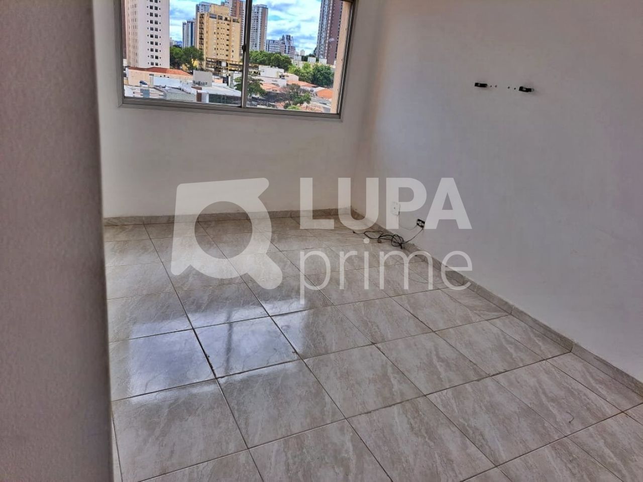 Apartamento à venda com 2 quartos, 70m² - Foto 1