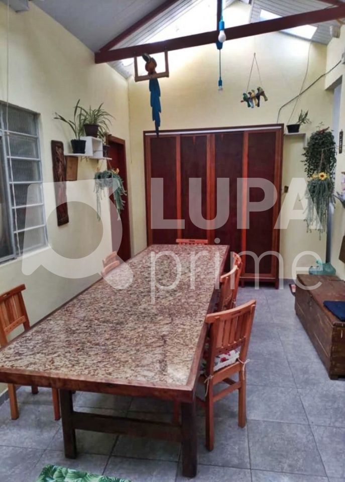 casa-terrea-venda-sao-paulo-vila-carrao-6dormitorios-3suites-3vagas-157m2-LM22302