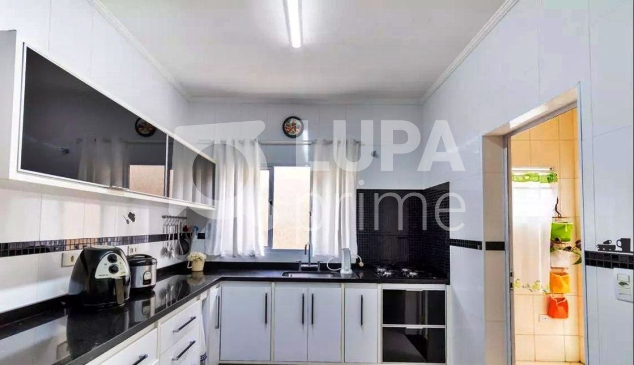 sobrado-venda-sao-paulo-vila-constanca-3dormitorios-1suite-3vagas-342m2-LM22404