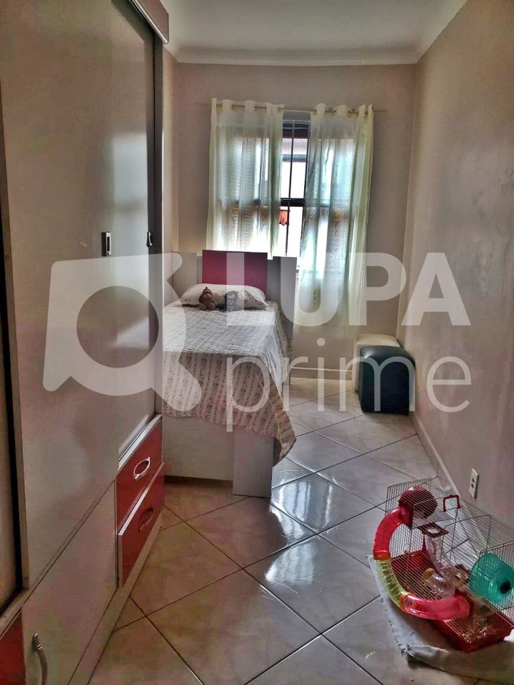 Casa à venda com 3 quartos, 142m² - Foto 4