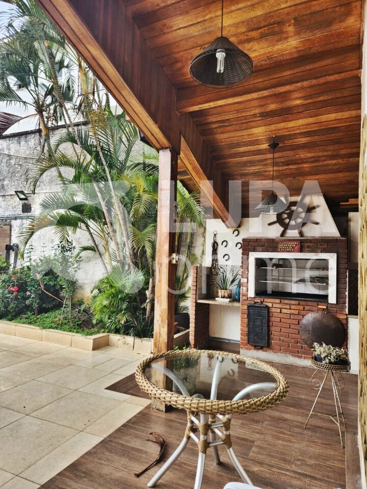 Casa à venda com 4 quartos, 326m² - Foto 20