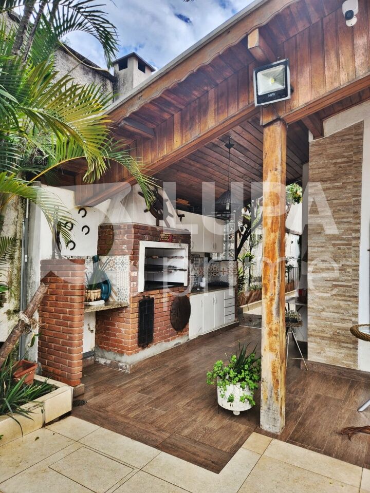 Casa à venda com 4 quartos, 326m² - Foto 18