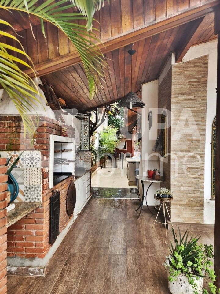 Casa à venda com 4 quartos, 326m² - Foto 19