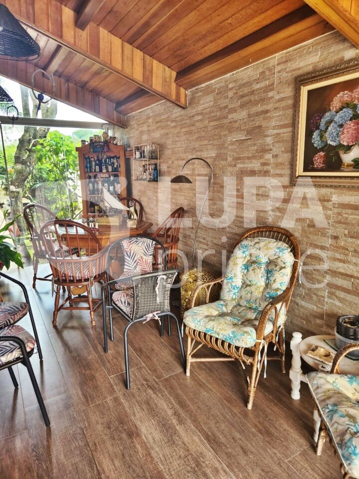 Casa à venda com 4 quartos, 326m² - Foto 16