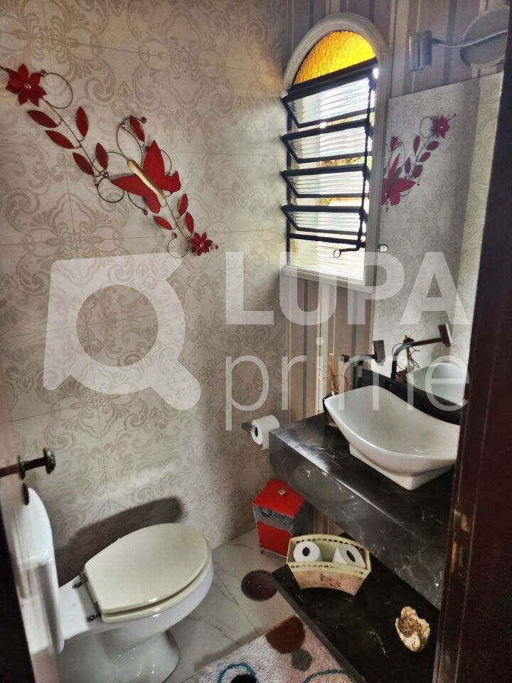 Casa à venda com 4 quartos, 326m² - Foto 13