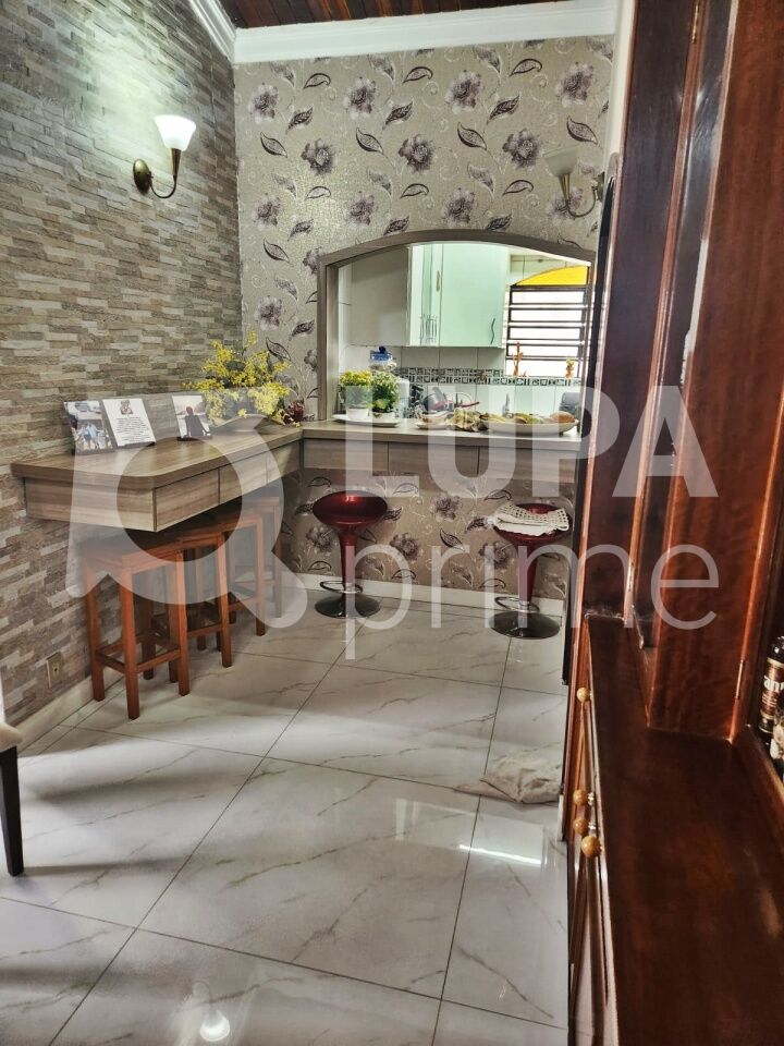 Casa à venda com 4 quartos, 326m² - Foto 3