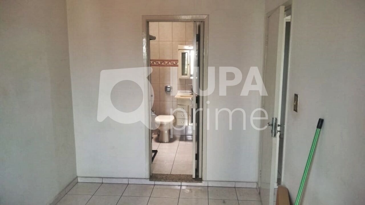 Casa à venda com 4 quartos, 228m² - Foto 7
