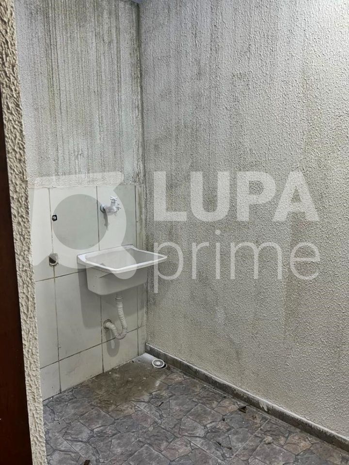 sobrado-venda-sao-paulo-vila-re-2dormitorios-2suites-2vagas-42m2-LM23632