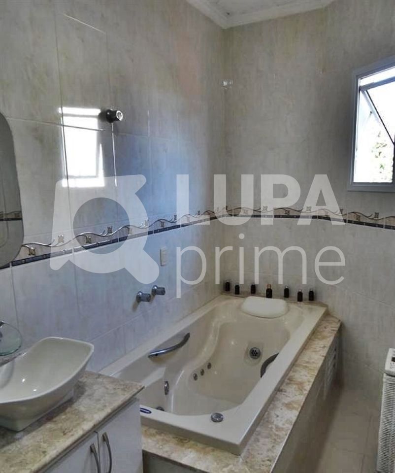 sobrado-venda-sao-paulo-agua-fria-4dormitorios-3suites-6vagas-238m2-LM23729