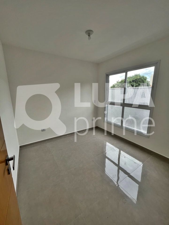 Casa à venda com 2 quartos, 65m² - Foto 8