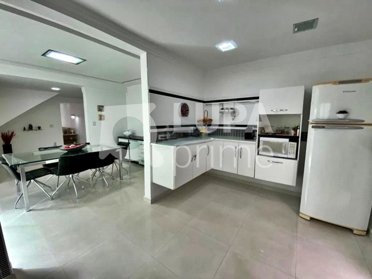 sobrado-venda-sao-paulo-agua-fria-3dormitorios-3suites-4vagas-201m2-LM24112