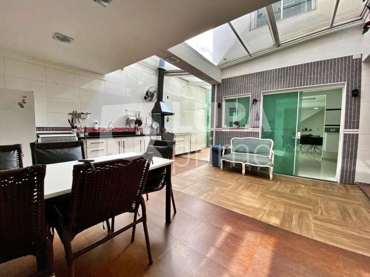 sobrado-venda-sao-paulo-agua-fria-3dormitorios-3suites-4vagas-201m2-LM24112