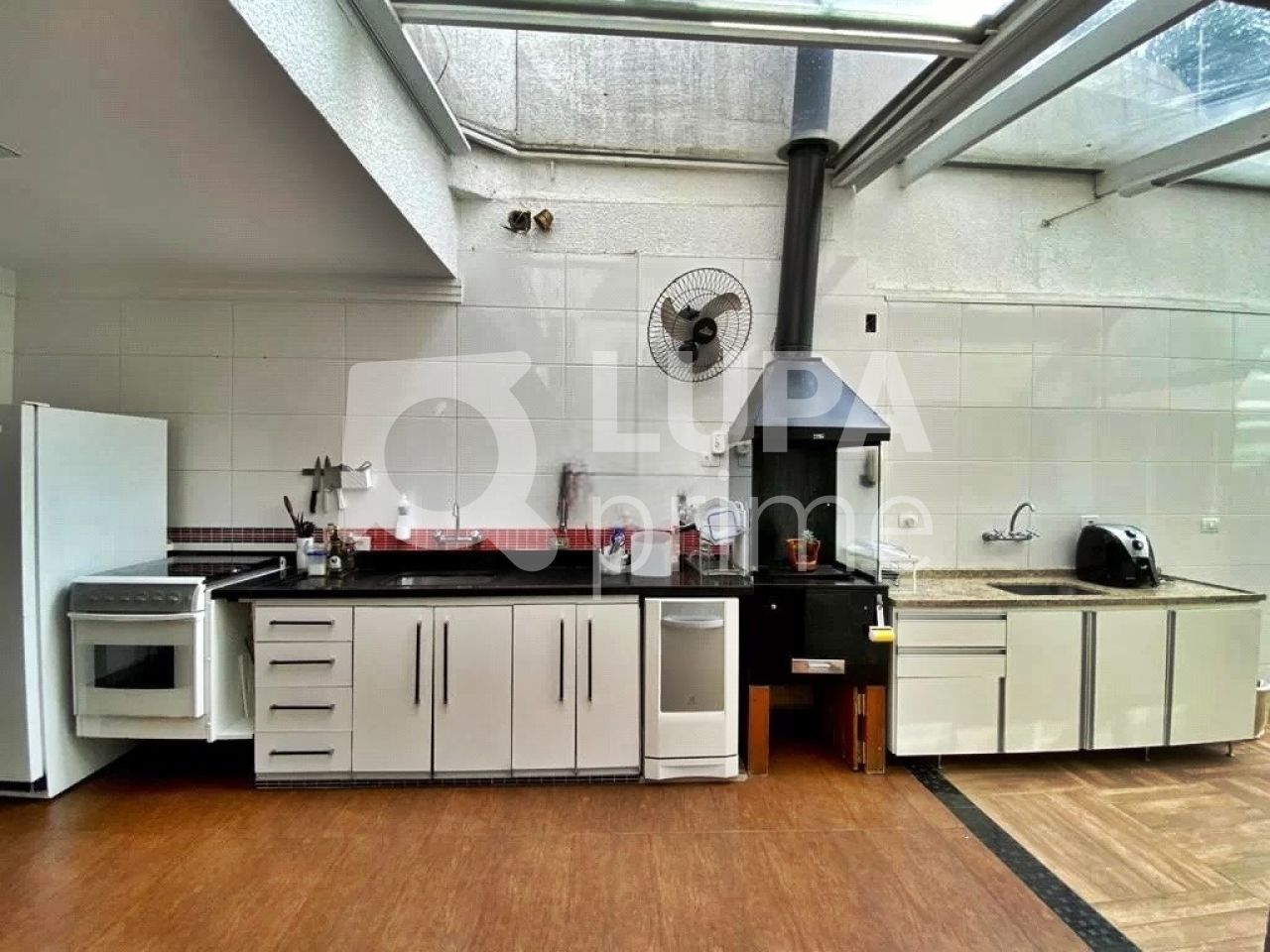 sobrado-venda-sao-paulo-agua-fria-3dormitorios-3suites-4vagas-201m2-LM24112