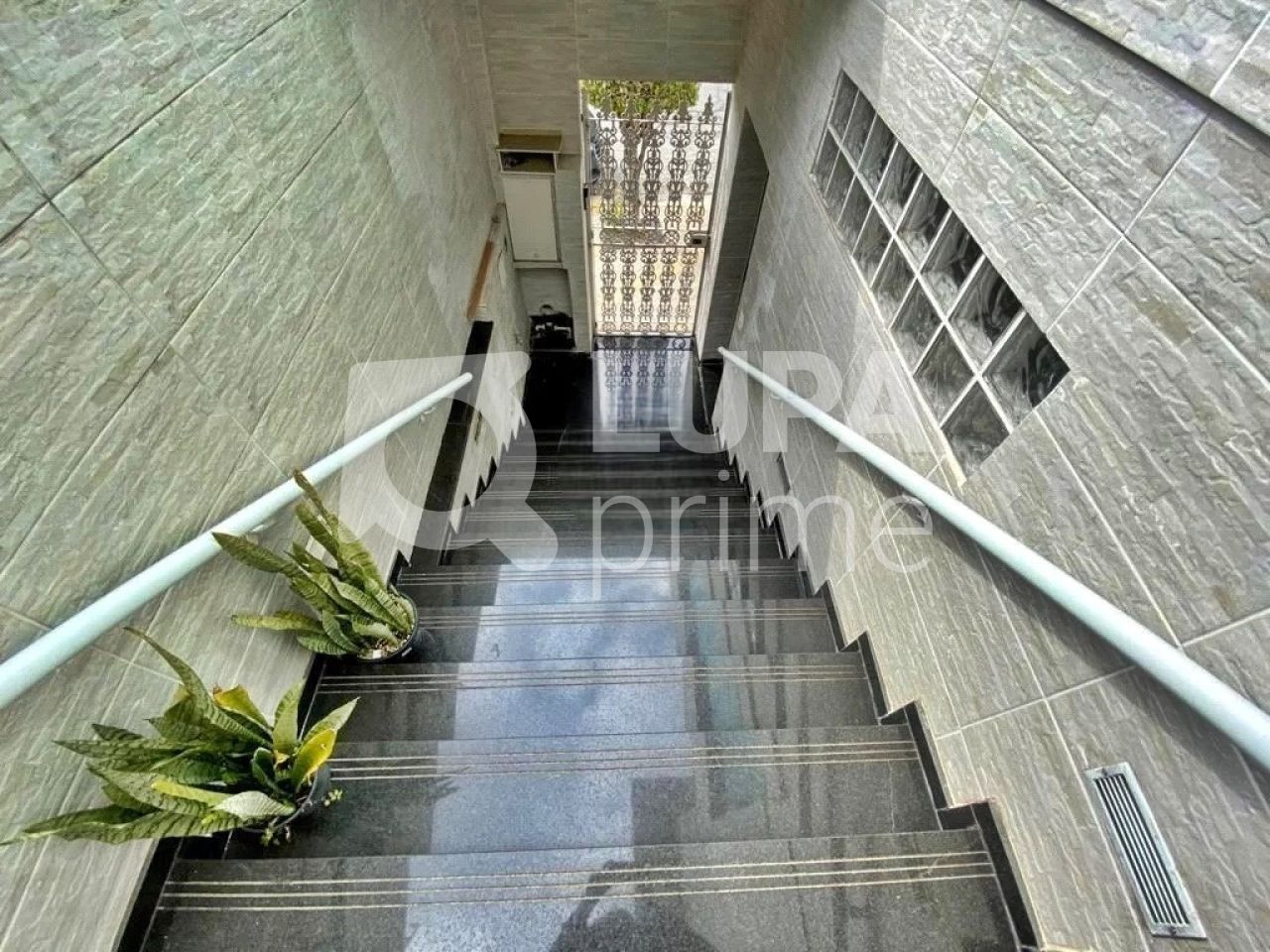 sobrado-venda-sao-paulo-agua-fria-3dormitorios-3suites-4vagas-201m2-LM24112