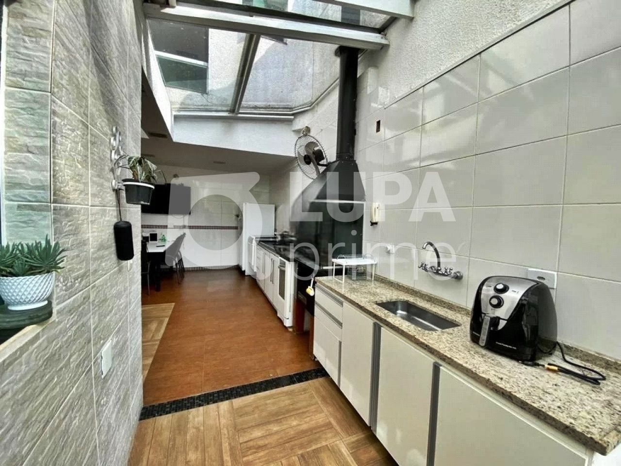 sobrado-venda-sao-paulo-agua-fria-3dormitorios-3suites-4vagas-201m2-LM24112