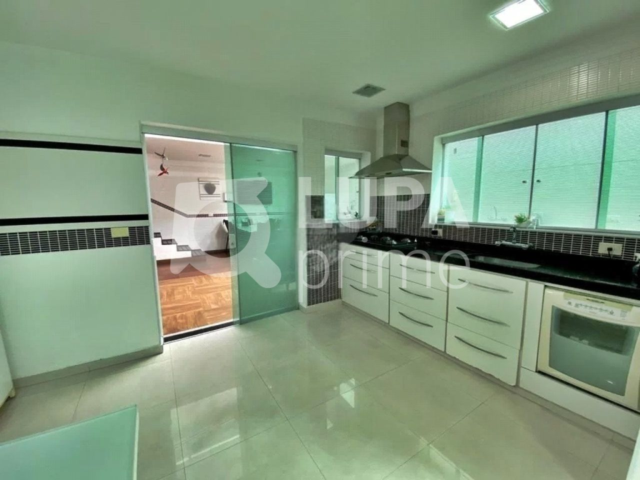 sobrado-venda-sao-paulo-agua-fria-3dormitorios-3suites-4vagas-201m2-LM24112