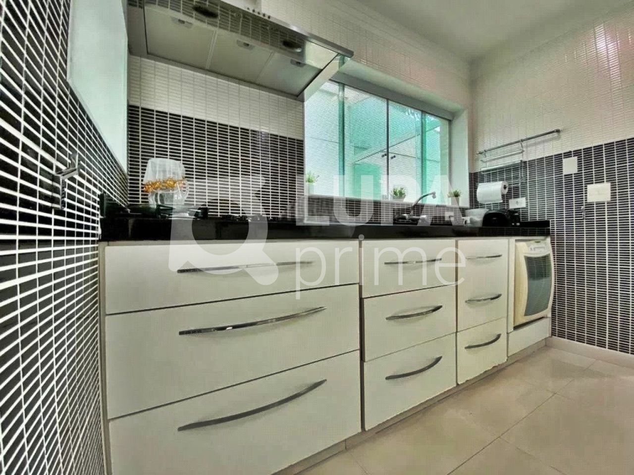 sobrado-venda-sao-paulo-agua-fria-3dormitorios-3suites-4vagas-201m2-LM24112