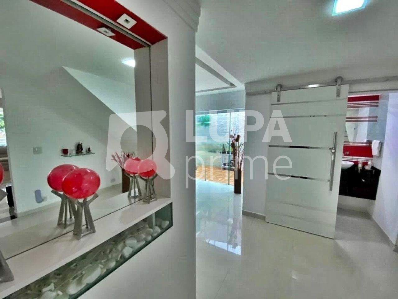 sobrado-venda-sao-paulo-agua-fria-3dormitorios-3suites-4vagas-201m2-LM24112