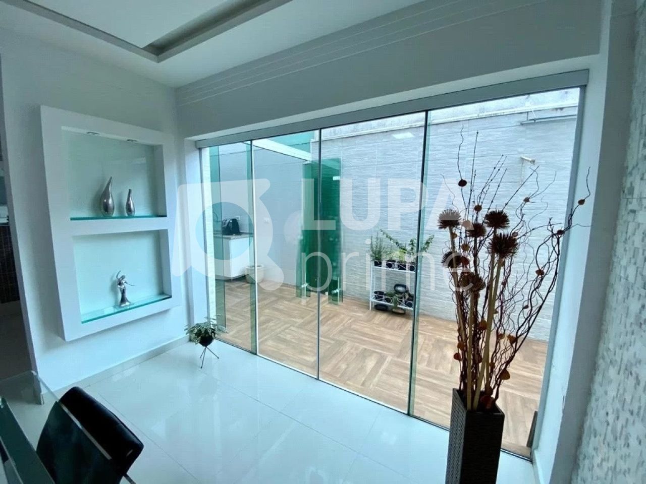 sobrado-venda-sao-paulo-agua-fria-3dormitorios-3suites-4vagas-201m2-LM24112