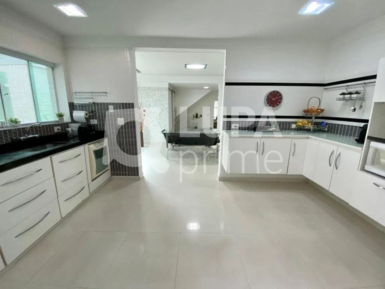 sobrado-venda-sao-paulo-agua-fria-3dormitorios-3suites-4vagas-201m2-LM24112