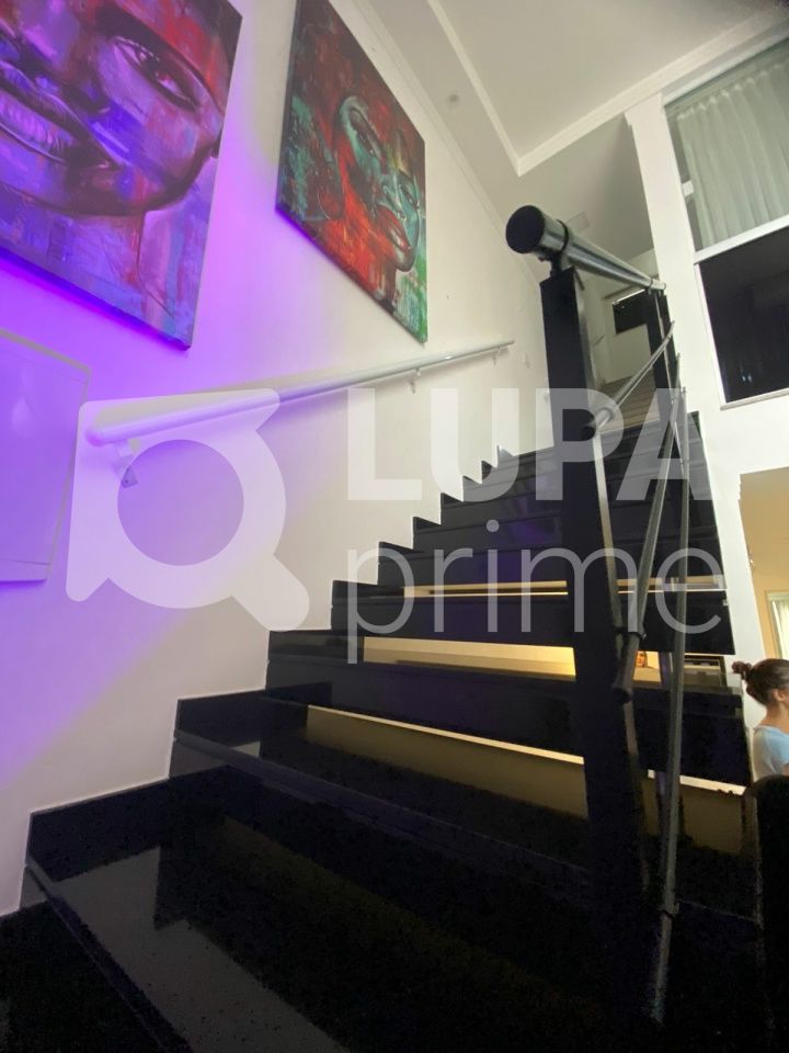 sobrado-venda-sao-paulo-vila-guilherme-2dormitorios-2suites-4vagas-260m2-LM24339