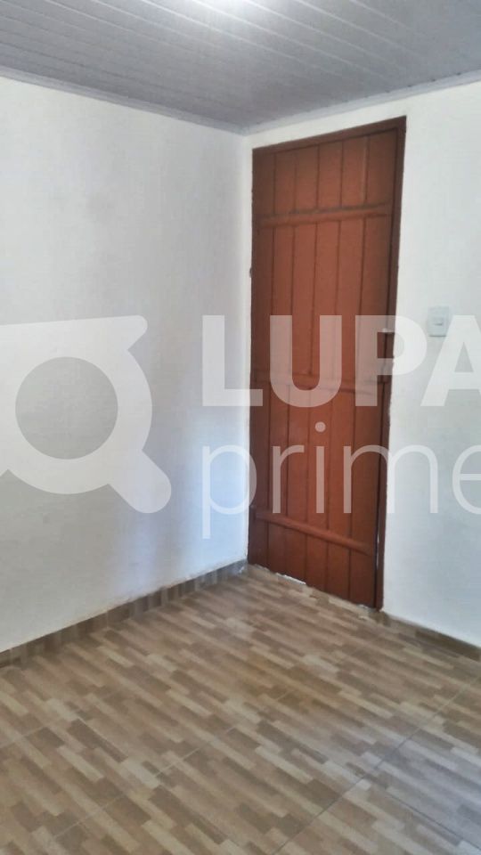 Casa à venda com 3 quartos, 130m² - Foto 4