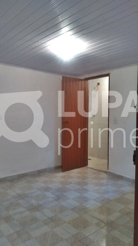 Casa à venda com 3 quartos, 130m² - Foto 1